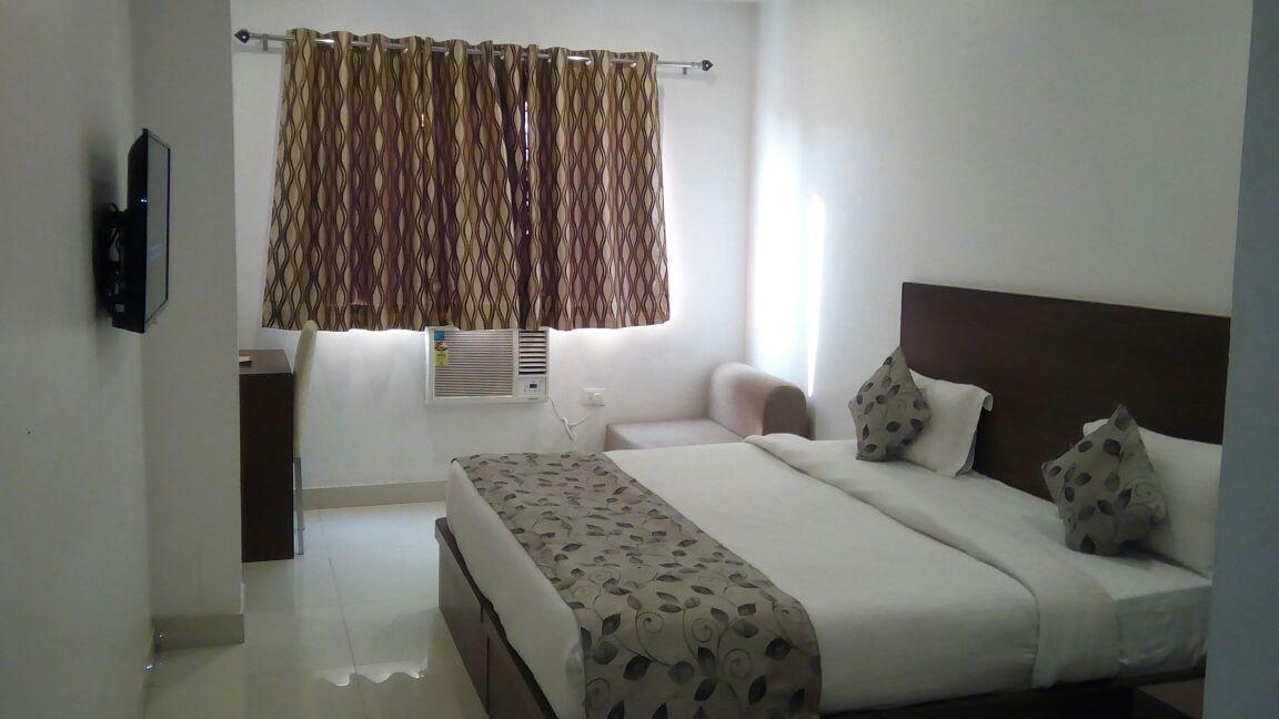 אגרה Hotel Delux Inn מראה חיצוני תמונה